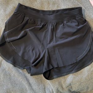 Lululemon running shorts size 6